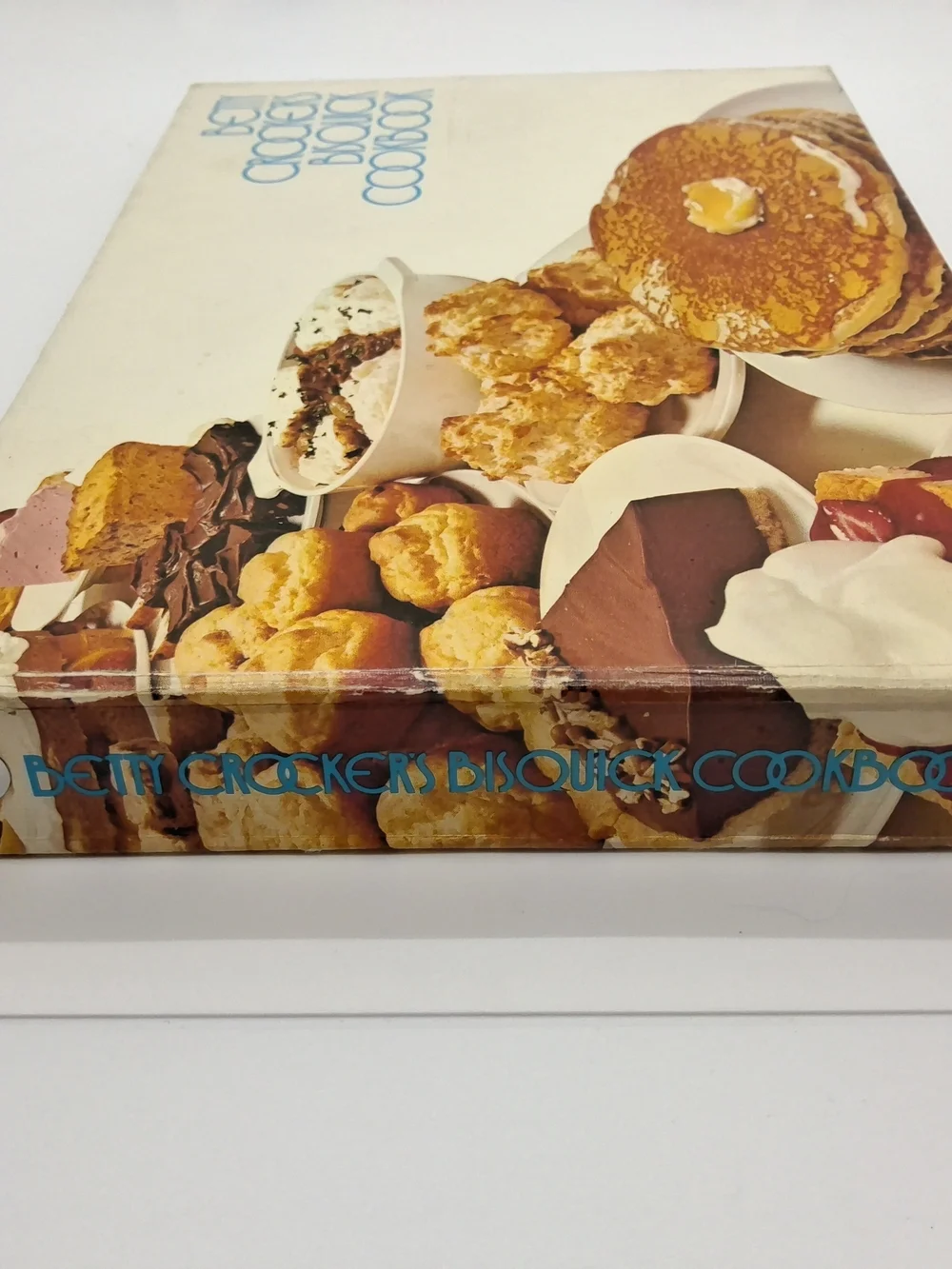 Betty Crocker’s Bisquick Cookbook 1971/73 Hardcover 3 Ring Binder Vintage GM